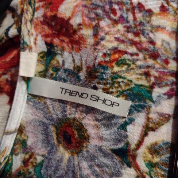 Like New Floral kimono - Picture 9 of 10